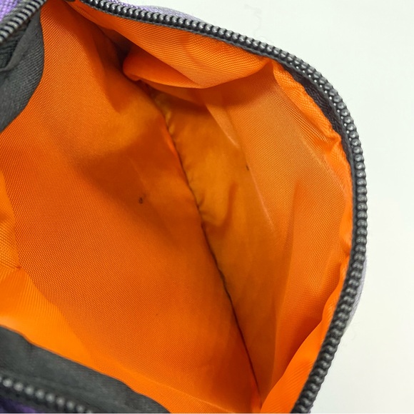 Sportsnew Fanny Pack Waist Bag Adjustable with Headphone Hole - Picture 4 of 8